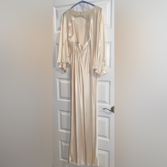 Shona Joy LA LUNE OPEN BACK CURVED SLEEVE MAXI DRESS - CREAM - WORN ONE TIME - Picture 3 of 3